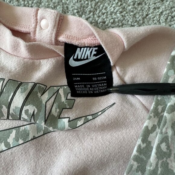 Nike Toddler Girls 2 Piece Set Cheetah Leggings Pink Sweatshirt‎ 24m - Picture 2 of 7